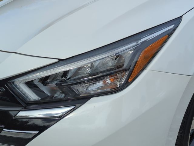2025 Nissan Versa - Photo 10
