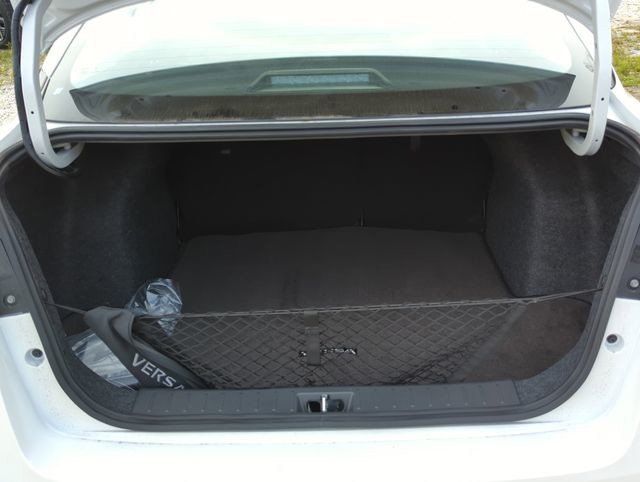 2025 Nissan Versa - Photo 12