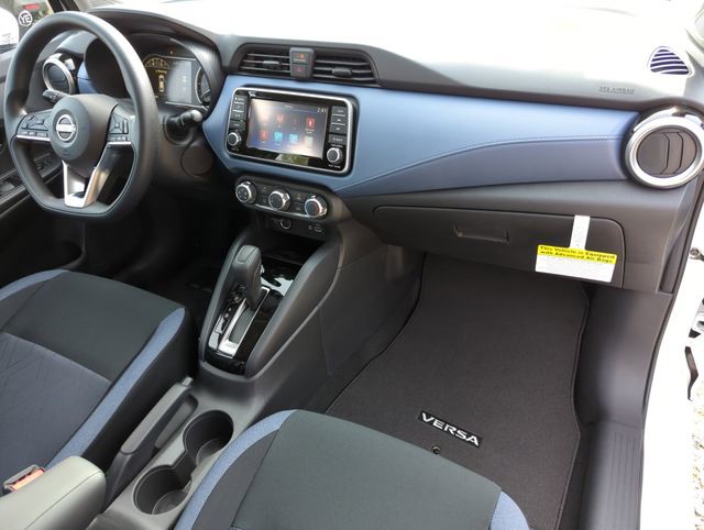 2025 Nissan Versa - Photo 13