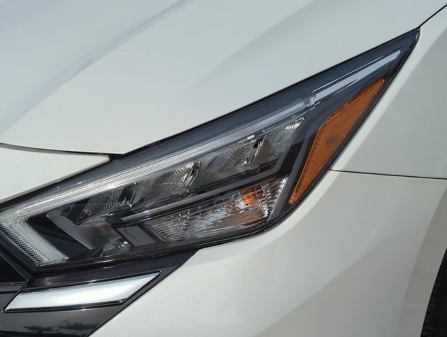 2025 Nissan Versa - Photo 10