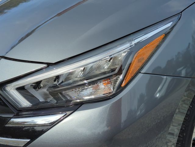 2025 Nissan Versa - Photo 10