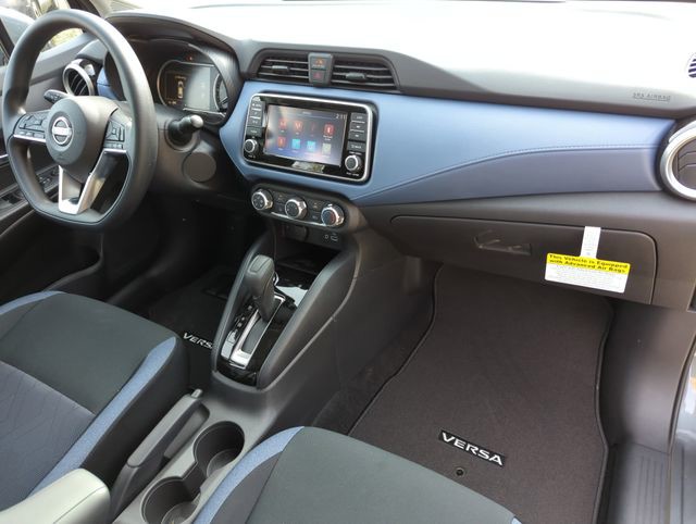 2025 Nissan Versa - Photo 13