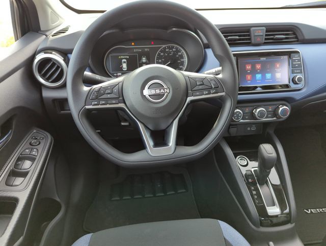 2025 Nissan Versa - Photo 15
