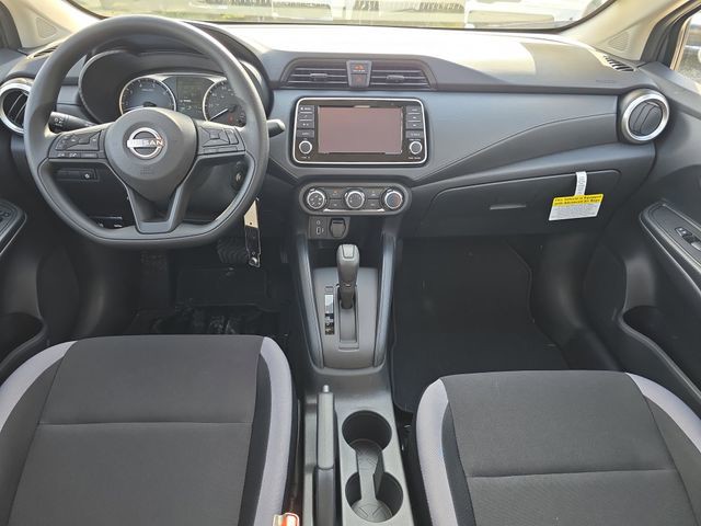 2025 Nissan Versa - Photo 13