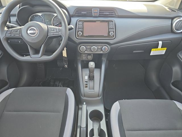 2025 Nissan Versa - Photo 15