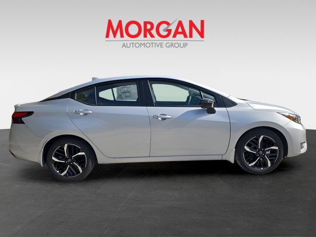 2025 Nissan Versa - Photo 9