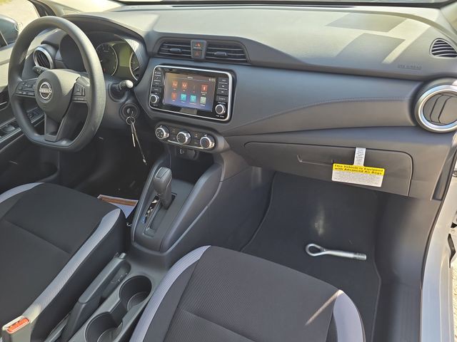 2025 Nissan Versa - Photo 11