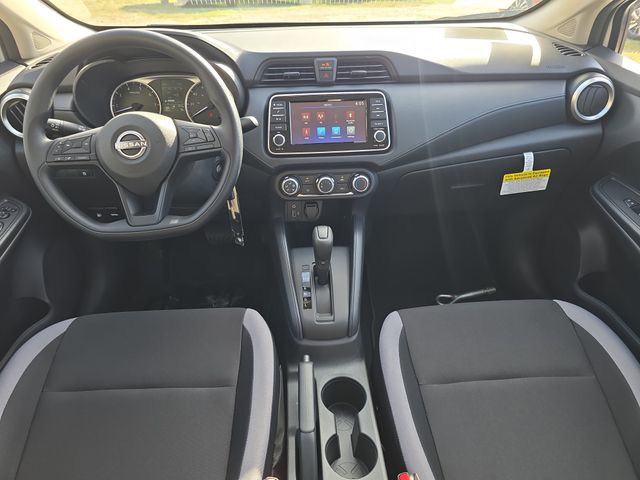 2025 Nissan Versa - Photo 12