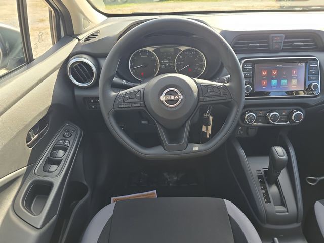 2025 Nissan Versa - Photo 13