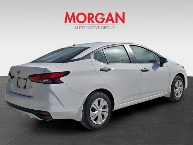 2025 Nissan Versa - Photo 6