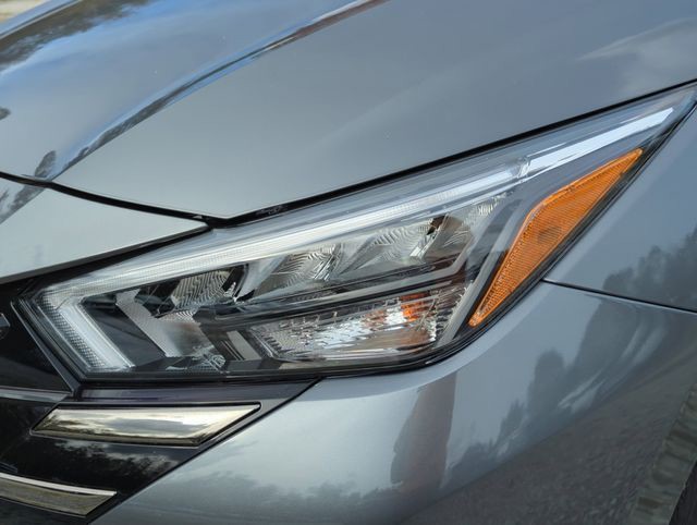 2025 Nissan Versa - Photo 10