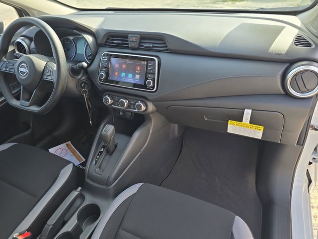 2025 Nissan Versa - Photo 11