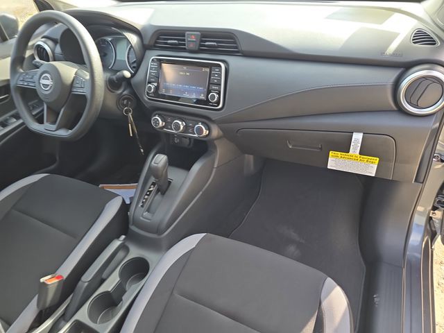 2025 Nissan Versa - Photo 11