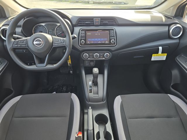 2025 Nissan Versa - Photo 12