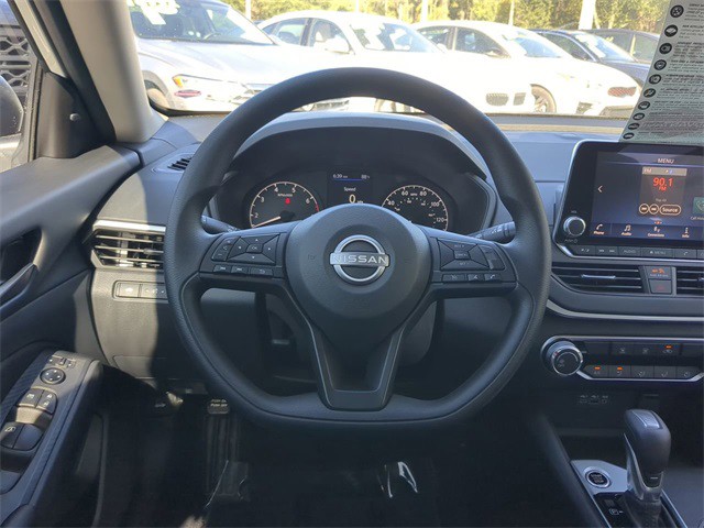 2025 Nissan Altima - Photo 14
