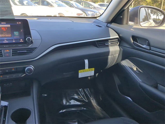 2025 Nissan Altima - Photo 15