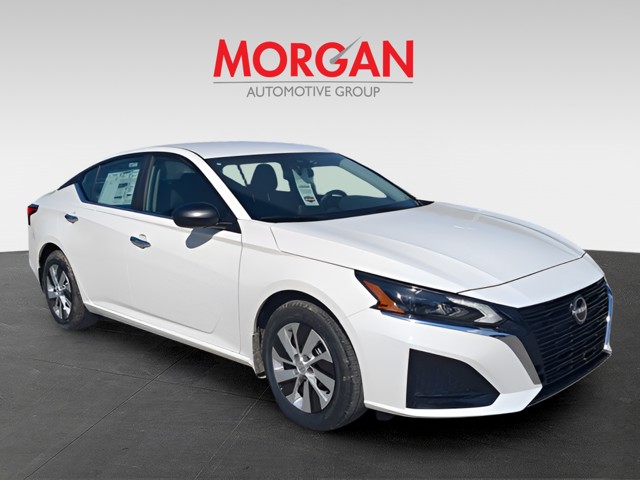 2025 Nissan Altima - Photo 2