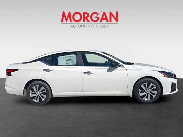 2025 Nissan Altima - Photo 8