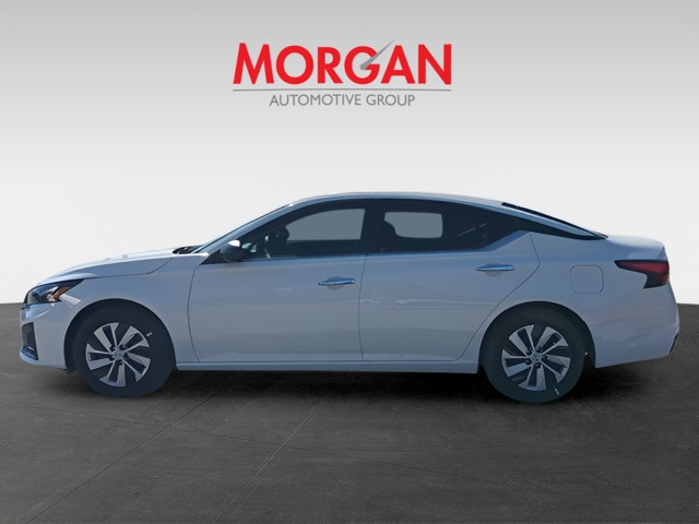 2025 Nissan Altima - Photo 9
