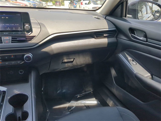 2025 Nissan Altima - Photo 15