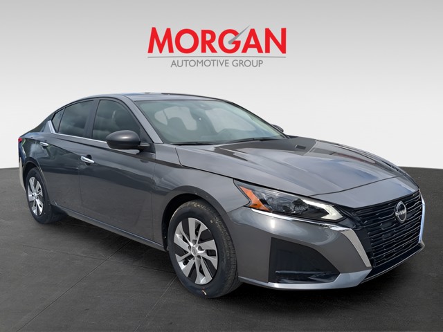 2025 Nissan Altima - Photo 2