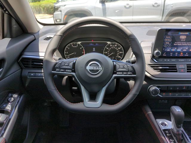 2025 Nissan Altima - Photo 14