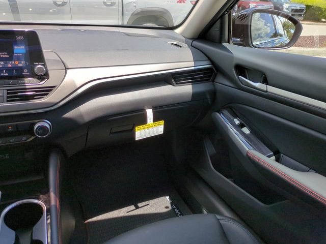 2025 Nissan Altima - Photo 15