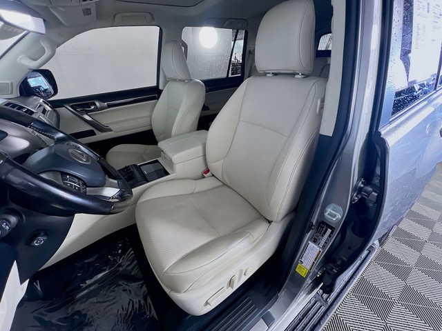 2020 Lexus GX - Photo 9