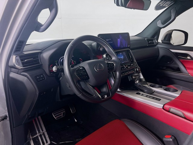 2024 Lexus LX - Photo 11