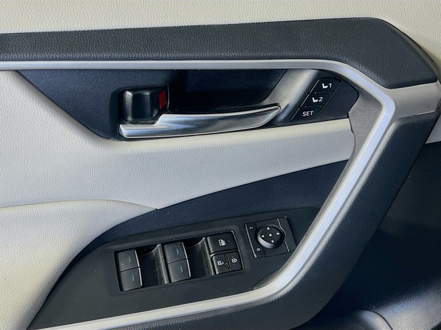 2024 Toyota RAV4 - Photo 12