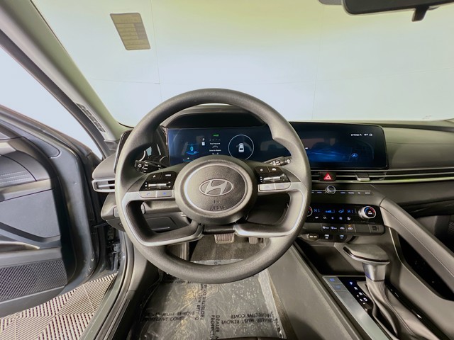 2024 Hyundai Elantra - Photo 13
