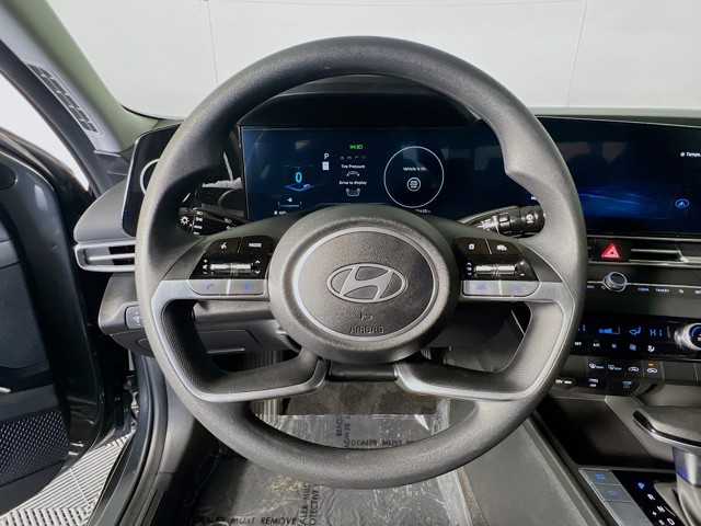 2024 Hyundai Elantra - Photo 15