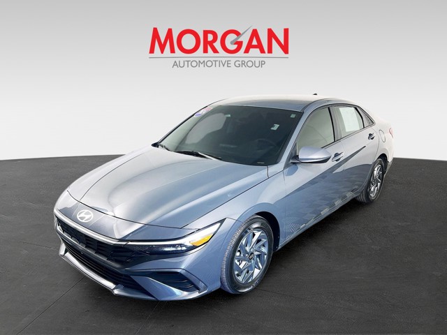 2024 Hyundai Elantra - Photo 2