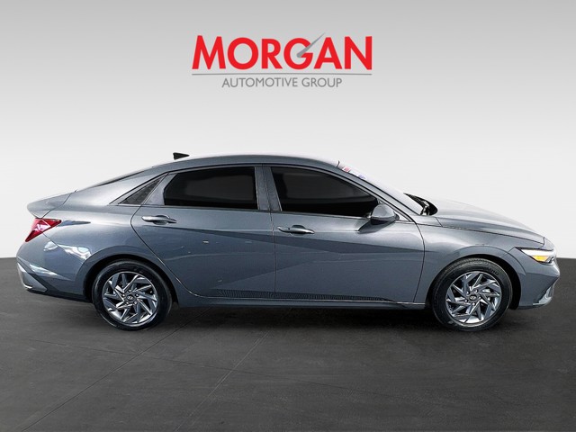 2024 Hyundai Elantra - Photo 8