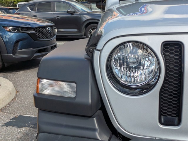 2022 Jeep Wrangler - Photo 9
