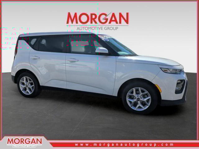 2022 Kia Soul LX's photo