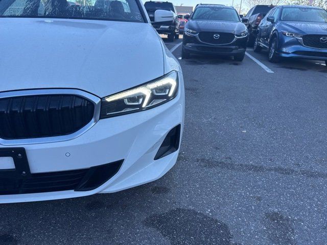 2025 BMW 3 Series - Photo 10