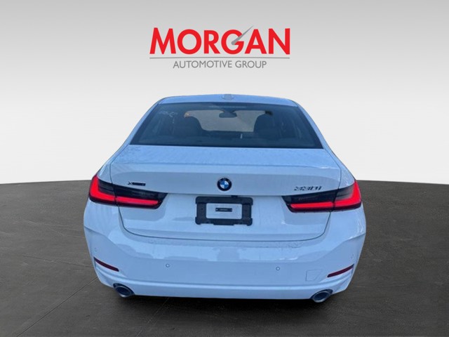 2025 BMW 3 Series - Photo 6