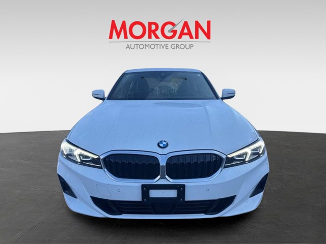 2025 BMW 3 Series - Photo 3